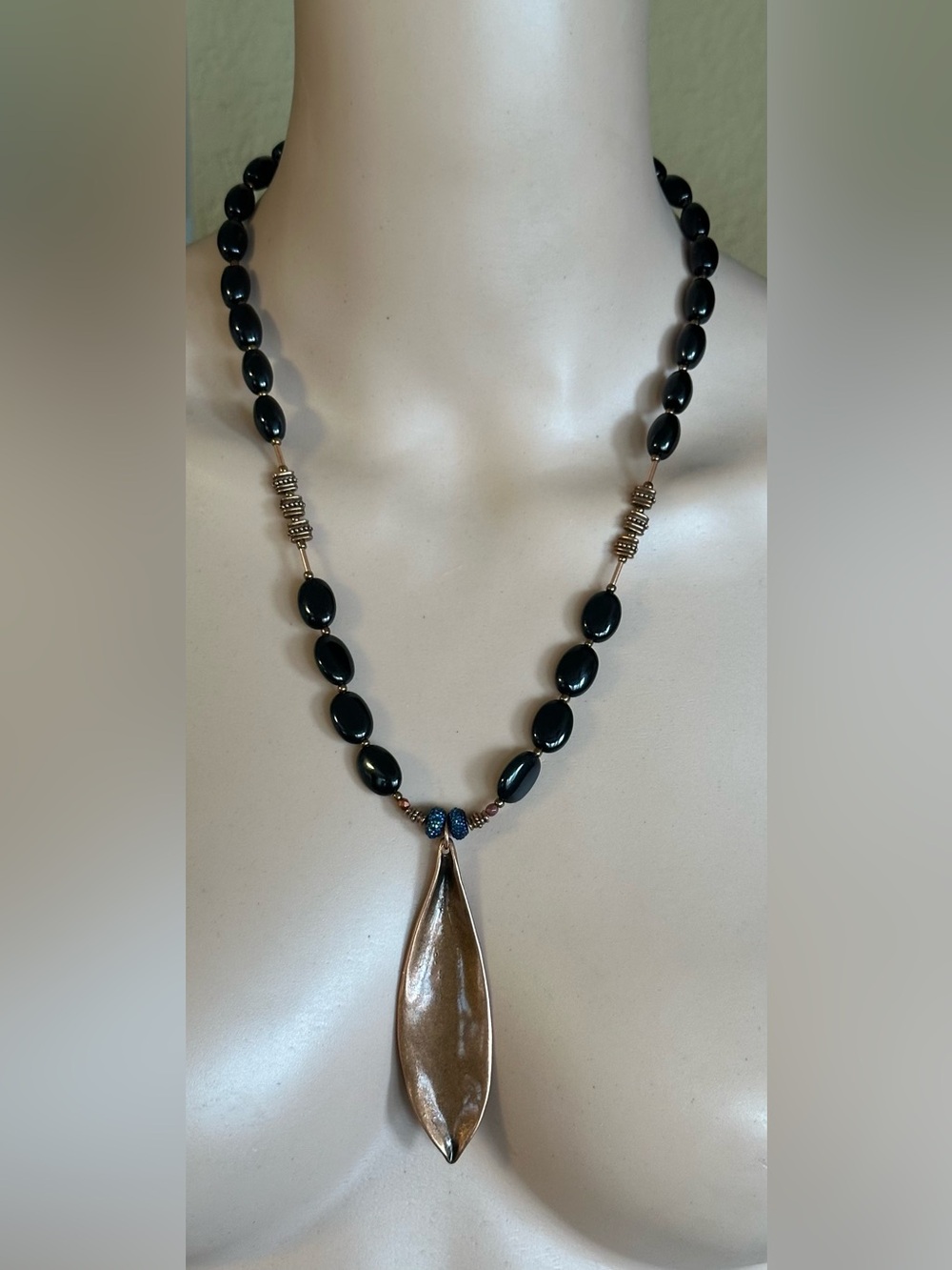 26-1/2 inch Onyx and Copper bead necklace NWOT